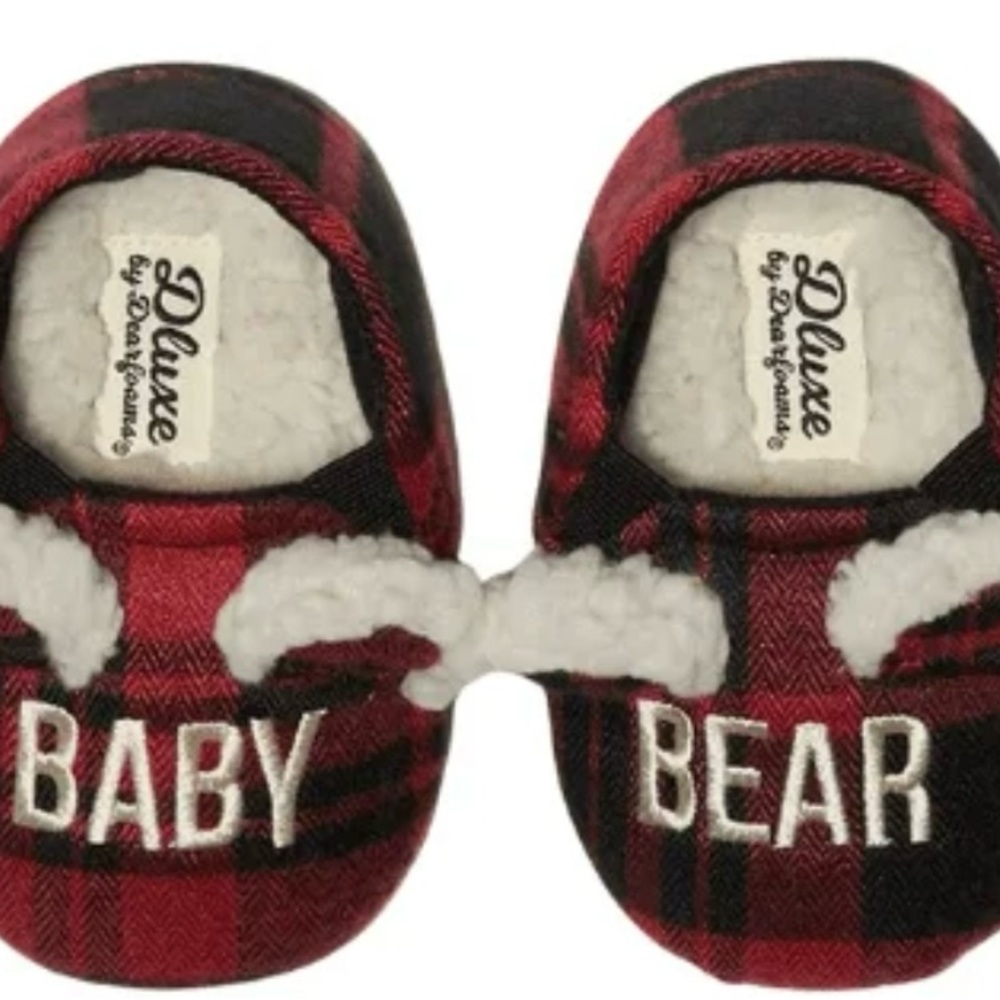 Dearfoams Kids Red and Black Plaid Slippers